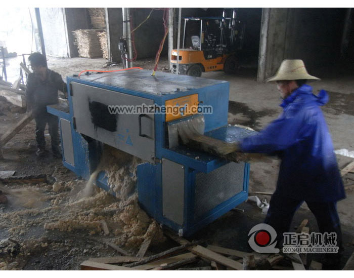 海南島鋸橡膠木-15高方木機加工現(xiàn)場